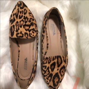 Pointed leopard loafers!